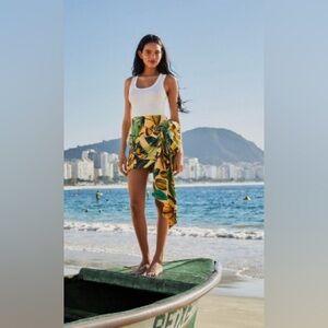 FARM RIO Brazilian Tropical Yellow Bananart Side Bow Mini Skirt